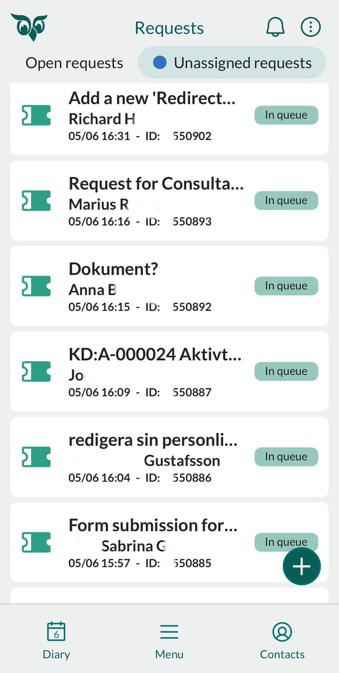 Mobile CRM: Unassigned requests list with icons and badges -app-screen